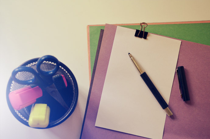 專(zhuān)業(yè)制作一個(gè)企業(yè)網(wǎng)站需要多少錢(qián)? pen_paper_2_free_photo1-690x457